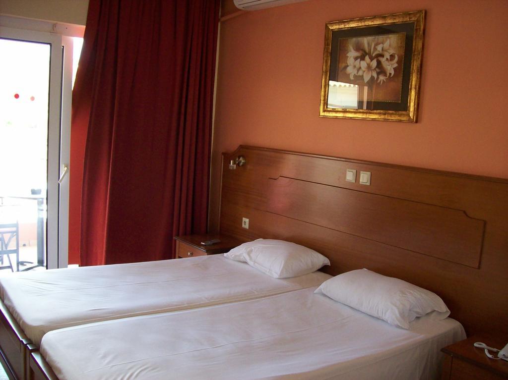 Thomas Bay Hotel Agios Stefanos Avliotes  Bagian luar foto