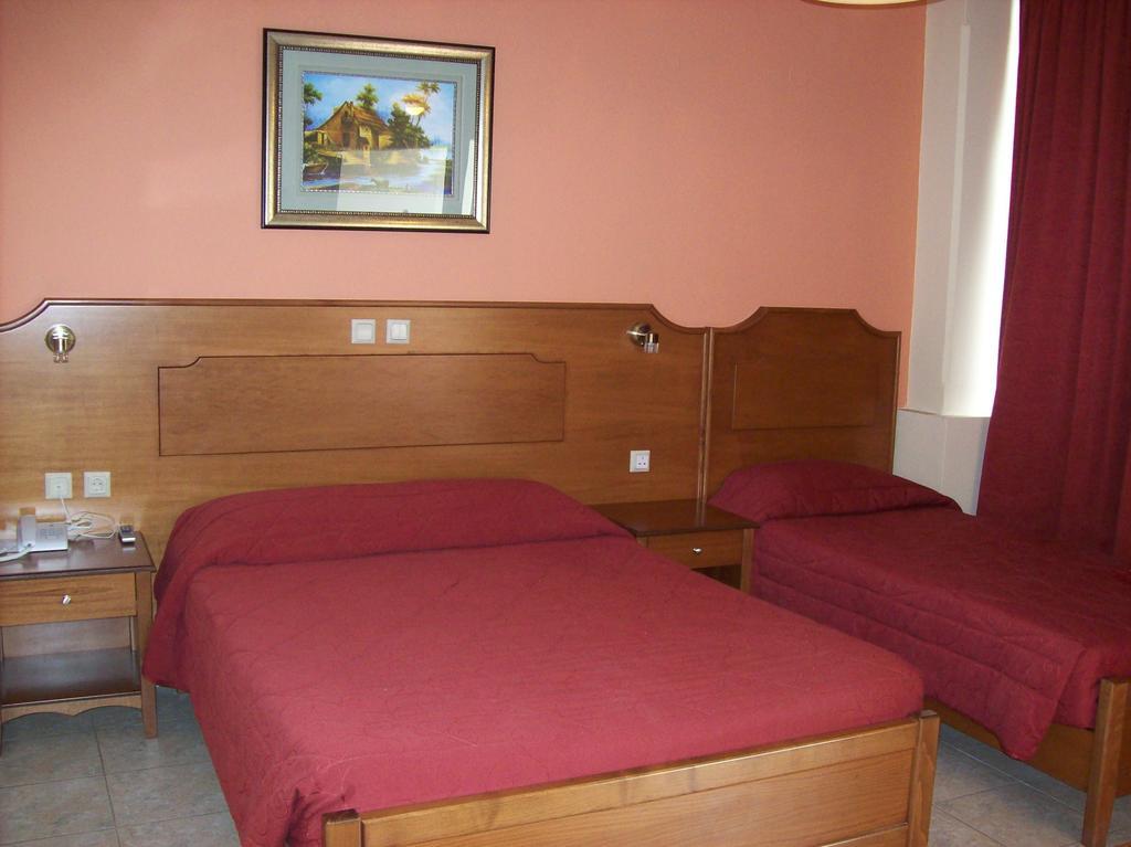 Thomas Bay Hotel Agios Stefanos Avliotes  Ruang foto